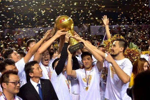 乌拉圭名宿：C罗会在美加墨拿到不少点球 就像2022年梅西那样